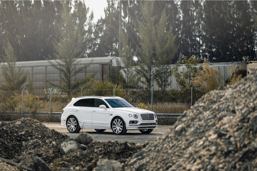  Bentley Bentayga on Forgiato Wheels (Auguri-ECL) 2016 года  (фото 11 из 12)